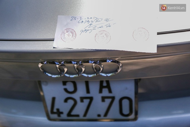 Xem cảnh xe sang Audi A7 của Hoa hậu Thu Hoài bị cẩu về phường vì lấn chiếm vỉa hè - Ảnh 3.