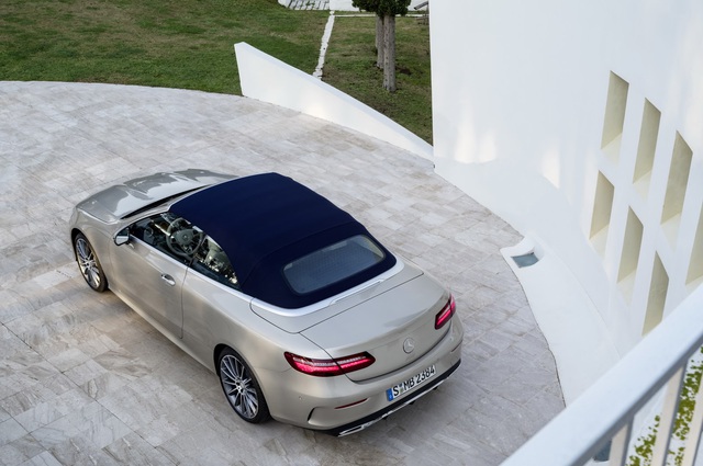 Mercedes-Benz E-Class Cabriolet 2018 ra mắt để kịp đón gió mùa hè - Ảnh 8. Mercedes-Benz E-Class Cabriolet 2018 ra mắt để kịp đón gió mùa hè - Ảnh 8.