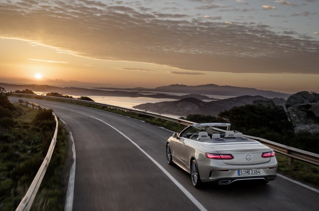 Mercedes-Benz E-Class Cabriolet 2018 ra mắt để kịp đón gió mùa hè - Ảnh 13. Mercedes-Benz E-Class Cabriolet 2018 ra mắt để kịp đón gió mùa hè - Ảnh 13.