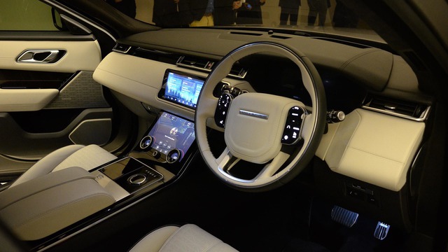 Ngắm Range Rover Velar bằng xương, bằng thịt, cạnh tranh Porsche Macan - Ảnh 8.