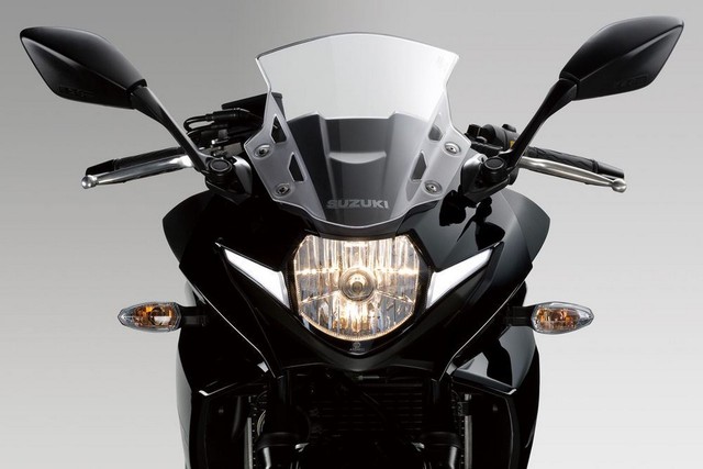 Suzuki GSX-250R có giá bán dễ thở hơn đối thủ - Ảnh 3. Suzuki GSX-250R có giá bán dễ thở hơn đối thủ - Ảnh 3.