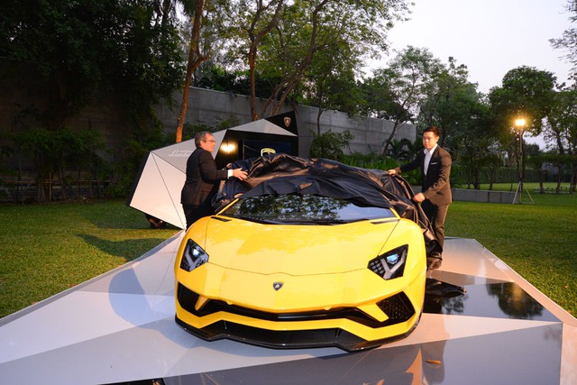 Siêu xe Lamborghini Aventador S ra mắt tại Thái Lan với giá lên đến 22,8 tỷ Đồng - Ảnh 8.