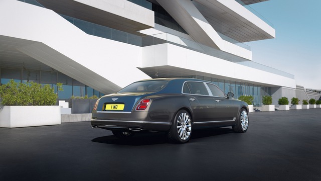 Bentley Mulsanne phiên bản vàng và bạc trình làng - Ảnh 3.