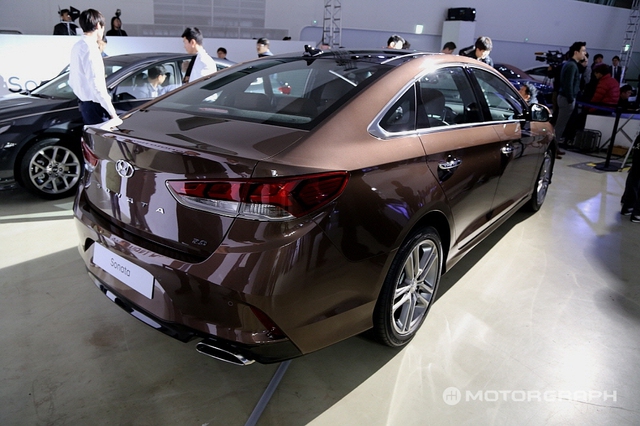 Hyundai Sonata 2018 chính thức ra mắt, cạnh tranh với Toyota Camry mới - Ảnh 16.