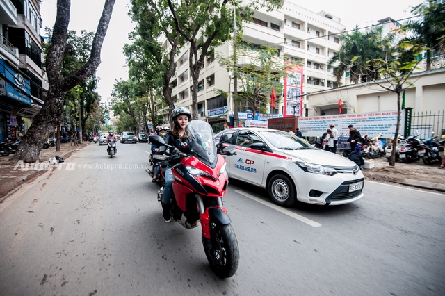 Hà Nội: Dàn nữ biker xuống phố ngày 8/3 - Ảnh 7.