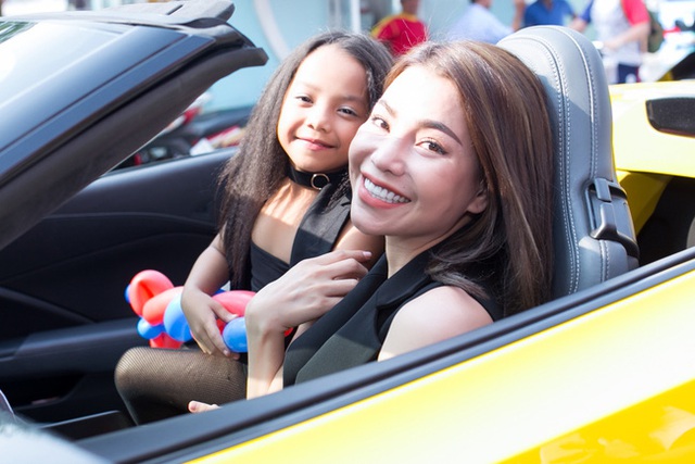 Trà Ngọc Hằng lái Chevrolet Corvette C7 Z06 Convertible tiền tỷ đi họp báo - Ảnh 1. Trà Ngọc Hằng lái Chevrolet Corvette C7 Z06 Convertible tiền tỷ đi họp báo - Ảnh 1.