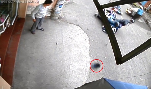 Video một người bị xe máy đè lên trong vụ tai nạn tại Hải Phòng - Ảnh 3.