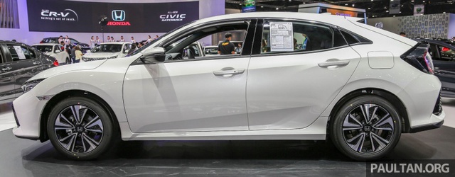 Chiêm ngưỡng Honda Civic Hatchback 2017 mới ra mắt Thái Lan ngoài đời thực - Ảnh 4.