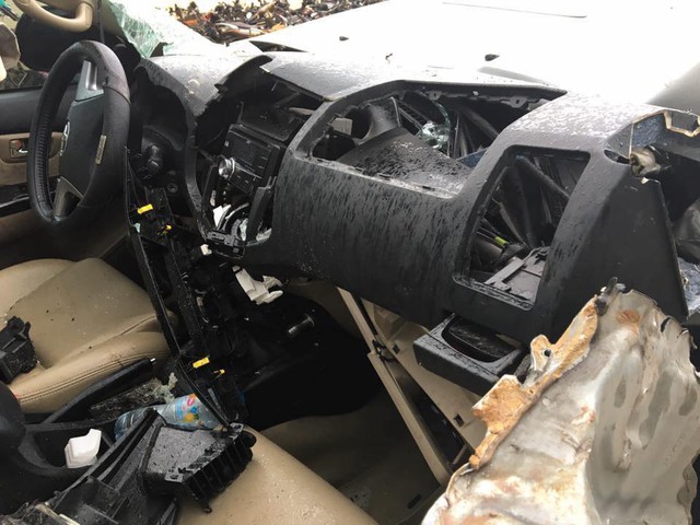 Lộ ảnh Toyota Fortuner nát bét nhưng túi khí không nổ khiến cư dân mạng xôn xao - Ảnh 2. Lộ ảnh Toyota Fortuner nát bét nhưng túi khí không nổ khiến cư dân mạng xôn xao - Ảnh 2.