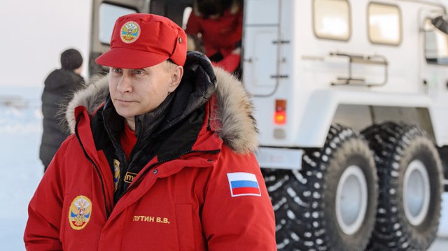 Tổng thống Vladimir Putin khám phá Bắc Cực bằng xe SUV khủng 6 bánh - Ảnh 1.