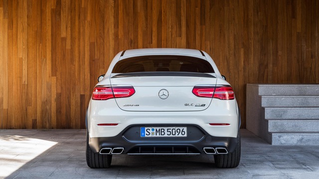 Cặp đôi SUV hiệu suất cao Mercedes-AMG GLC63 và GLC63 Coupe 2018 hiện nguyên hình - Ảnh 15.