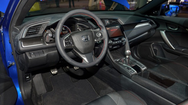 Honda Civic Si 2018 thu hút sự chú ý bất chấp những lời chê bai về công suất động cơ - Ảnh 10.