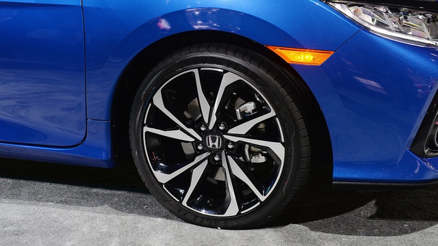 Honda Civic Si 2018 thu hút sự chú ý bất chấp những lời chê bai về công suất động cơ - Ảnh 14.