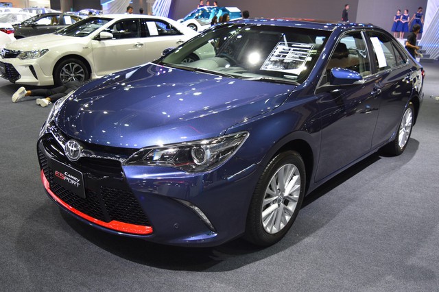 Làm quen với Toyota Camry phiên bản thể thao hơn, giá từ 1,081 tỷ Đồng - Ảnh 1.