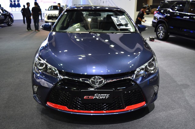 Làm quen với Toyota Camry phiên bản thể thao hơn, giá từ 1,081 tỷ Đồng - Ảnh 3.