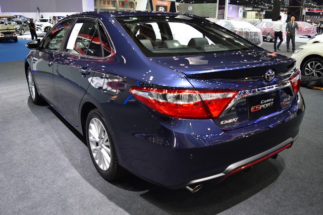 Làm quen với Toyota Camry phiên bản thể thao hơn, giá từ 1,081 tỷ Đồng - Ảnh 5.