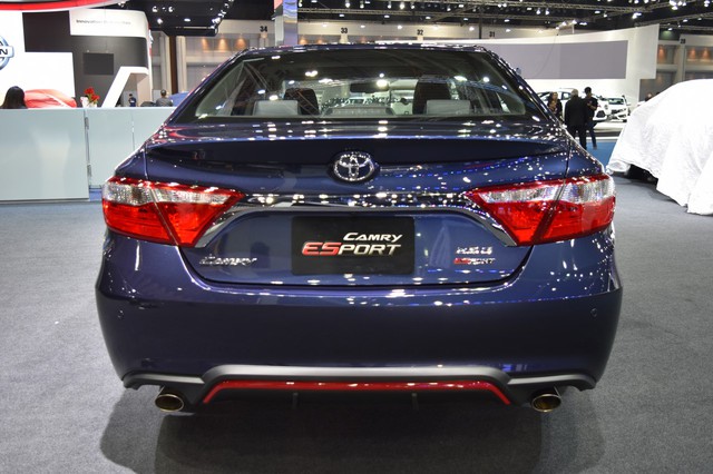 Làm quen với Toyota Camry phiên bản thể thao hơn, giá từ 1,081 tỷ Đồng - Ảnh 11.