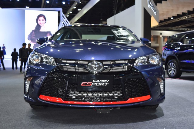Làm quen với Toyota Camry phiên bản thể thao hơn, giá từ 1,081 tỷ Đồng - Ảnh 12.