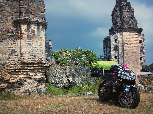 Làm quen với cô gái một mình đi vòng quanh thế giới bằng Honda CBR600RR - Ảnh 3.