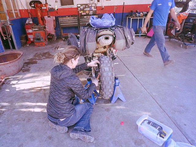 Làm quen với cô gái một mình đi vòng quanh thế giới bằng Honda CBR600RR - Ảnh 11. Làm quen với cô gái một mình đi vòng quanh thế giới bằng Honda CBR600RR - Ảnh 11.