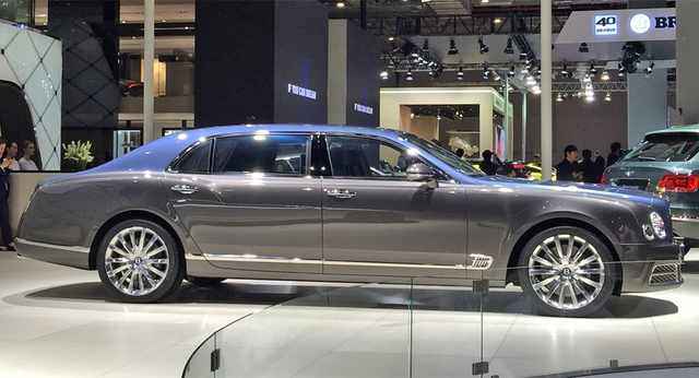 Xe siêu sang Bentley Mulsanne phiên bản vàng ra mắt nhà giàu Trung Quốc - Ảnh 3.