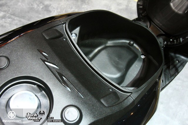Honda SH150i 2017 sản xuất tại Việt Nam ra mắt Indonesia với giá rẻ hơn - Ảnh 11. Honda SH150i 2017 sản xuất tại Việt Nam ra mắt Indonesia với giá rẻ hơn - Ảnh 11.