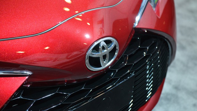 Toyota Yaris 2018 tăng giá nhẹ, từ 15.635 USD - Ảnh 4.