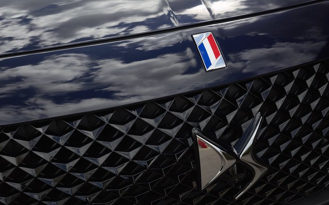 Khám phá chiếc SUV mở mui đặc biệt của tân Tổng thống Pháp Emmanuel Macron - Ảnh 4.