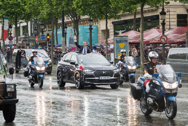 Khám phá chiếc SUV mở mui đặc biệt của tân Tổng thống Pháp Emmanuel Macron - Ảnh 10.