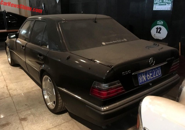 The Mercedes-Benz car collection is covered in dust, making many people sad - Photo 13.