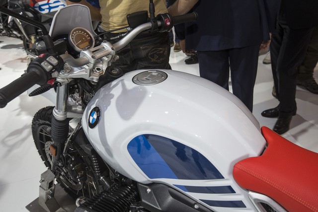 Mô tô đậm chất hoài cổ BMW R nineT Urban G/S có giá từ 295 triệu Đồng - Ảnh 10.