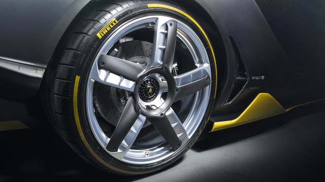 Siêu phẩm Lamborghini Centenario đầu tiên cập bến châu Á - Ảnh 7.
