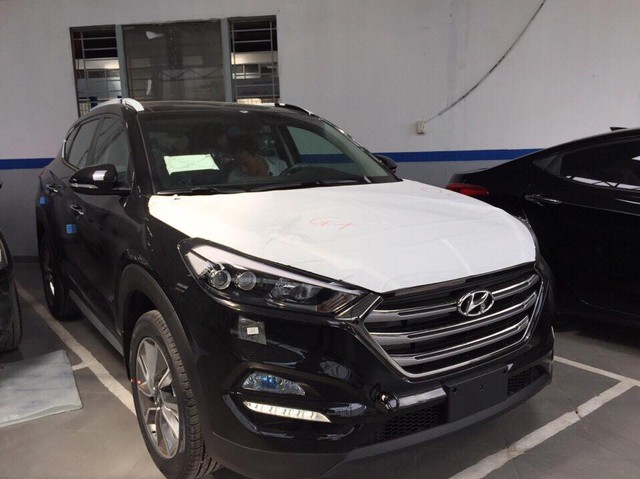 Crossover cỡ nhỏ Hyundai Tucson phiên bản mới lộ diện tại Việt Nam - Ảnh 3. Crossover cỡ nhỏ Hyundai Tucson phiên bản mới lộ diện tại Việt Nam - Ảnh 3.