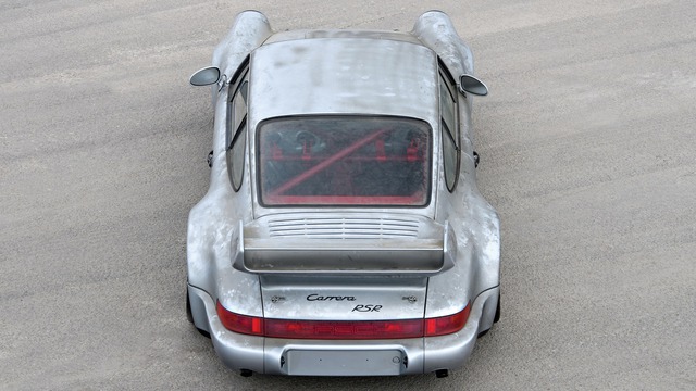 Porsche 911 chưa từng qua sử dụng trong 24 năm được bán với giá hơn 50 tỷ Đồng - Ảnh 10.