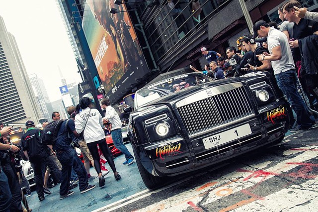 Cận cảnh chiếc Rolls-Royce tham gia hành trình siêu xe Gumball 3000 của Hoàng thân Qatar - Ảnh 2.