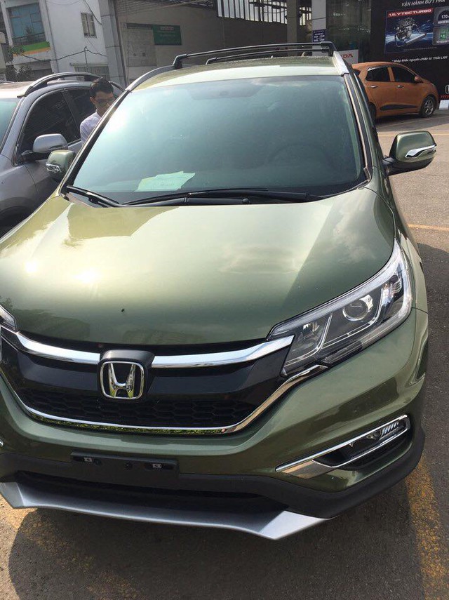 Xuất hiện Honda CR-V sơn màu xanh lục lạ mắt tại Hà Nội - Ảnh 4.