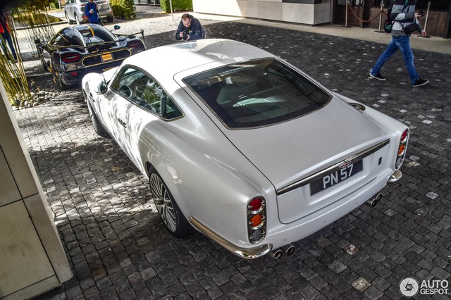 Xế lạ David Brown Speedback GT xuất hiện cùng siêu xe Koenigsegg dát vàng và đính kim cương - Ảnh 4. Xế lạ David Brown Speedback GT xuất hiện cùng siêu xe Koenigsegg dát vàng và đính kim cương - Ảnh 4.