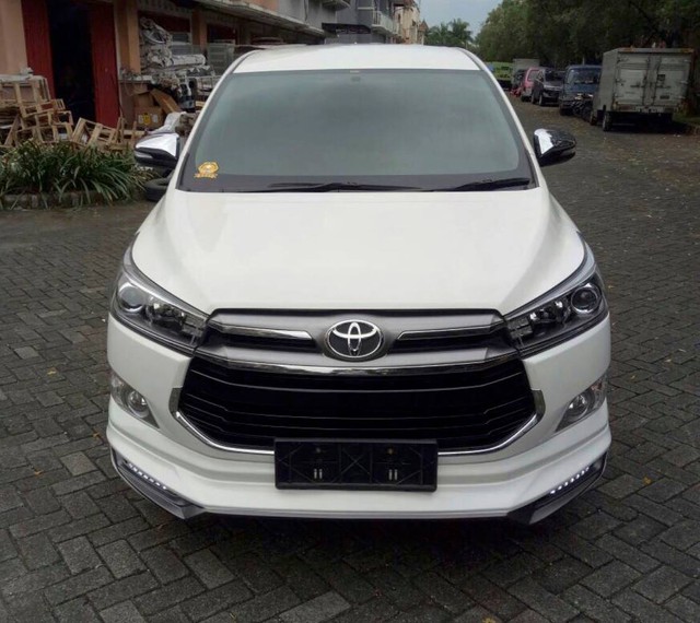 Toyota Innova 2016 hầm hố hơn với bộ body kit của Thái Lan, khách Việt cũng có thể đặt mua - Ảnh 1.