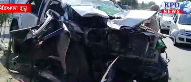 Toyota Fortuner lao qua dải phân cách, đối đầu Mahindra XUV 500 khiến 3 người tử vong - Ảnh 3.