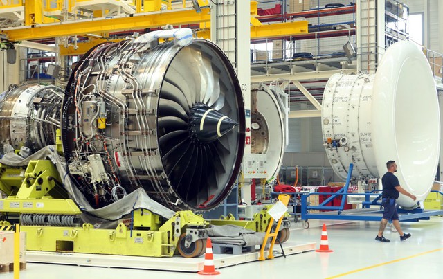 Khám phá nhà máy sản xuất một trong những động cơ máy bay chạy êm nhất của Rolls-Royce - Ảnh 7.