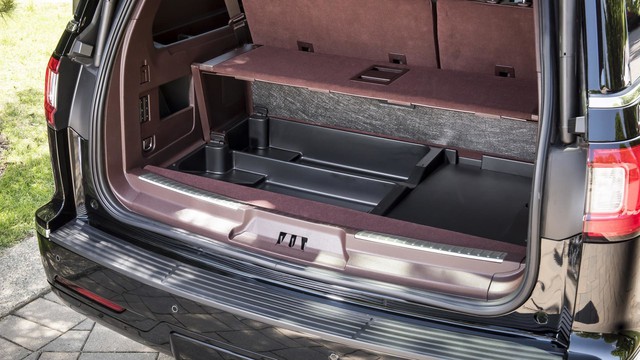 Chuyên cơ mặt đất Lincoln Navigator 2018 thêm đồ sộ với phiên bản kéo dài - Ảnh 5.