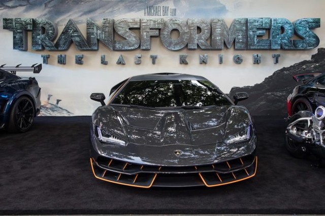 Siêu phẩm Lamborghini Centenario xuất hiện trong buổi công chiếu “Transformers mới - Ảnh 1.