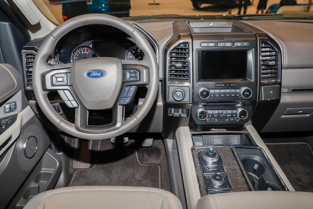 SUV 8 chỗ Ford Expedition 2018 tăng giá mạnh, lên gần 80.000 USD - Ảnh 8. SUV 8 chỗ Ford Expedition 2018 tăng giá mạnh, lên gần 80.000 USD - Ảnh 8.
