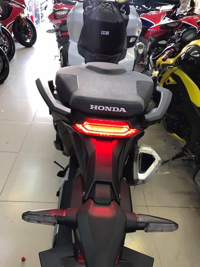 Xe ga phân khối lớn Honda X-ADV được đưa về Việt Nam, giá hơn nửa tỷ Đồng vẫn có người mua - Ảnh 6.