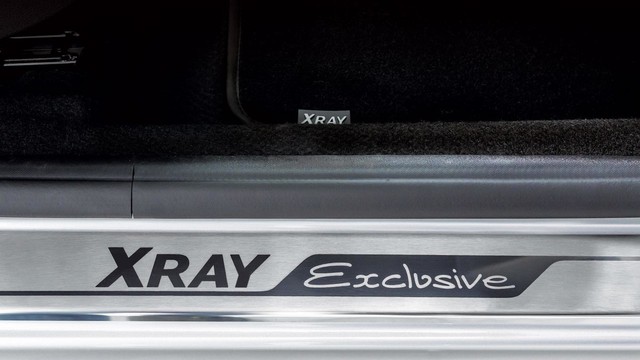 Range Rover Evoque của Nga Lada XRAY có phiên bản mới với trang bị tốt hơn - Ảnh 4.