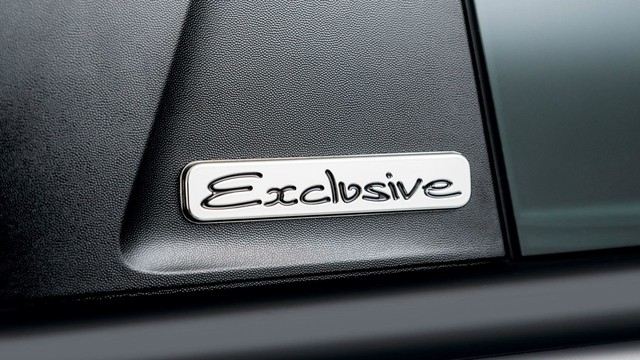 Range Rover Evoque của Nga Lada XRAY có phiên bản mới với trang bị tốt hơn - Ảnh 9.