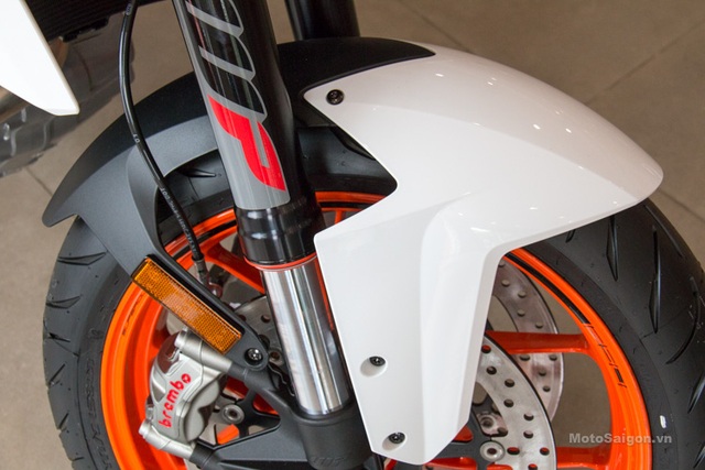 Cận cảnh 2 chiếc naked bike KTM 1290 Superduke R 2017 đầu tiên về Việt Nam - Ảnh 10. Cận cảnh 2 chiếc naked bike KTM 1290 Superduke R 2017 đầu tiên về Việt Nam - Ảnh 10.