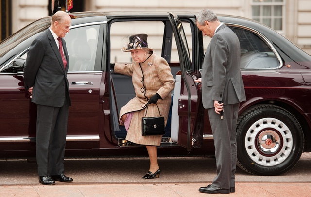Khám phá bộ sưu tập xe trị giá khoảng 290 tỷ Đồng của Nữ hoàng Anh  - Ảnh 2.