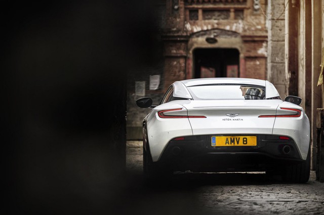 Aston Martin DB11 có thêm phiên bản V8 với giá mềm hơn - Ảnh 4.