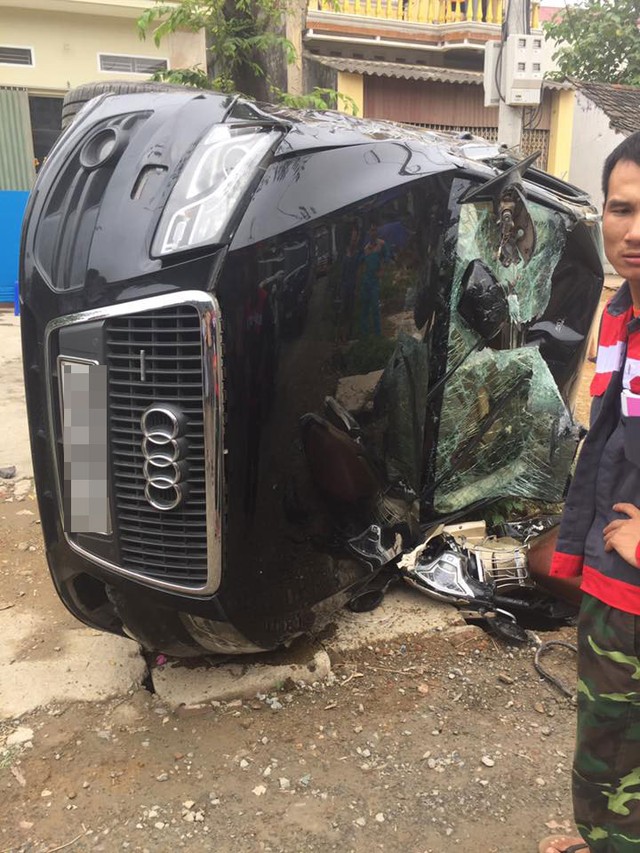 SUV sang Audi Q5 của nữ tài xế bị lật trong vụ tai nạn tại Hà Nội - Ảnh 4.